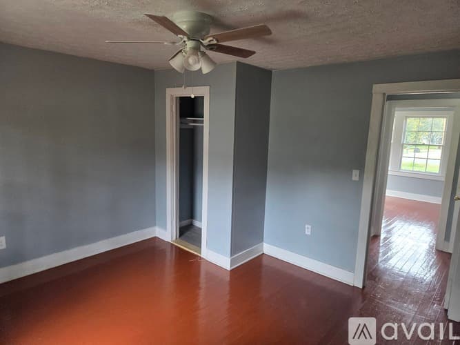 Dublin House: 811 Soperton Ave