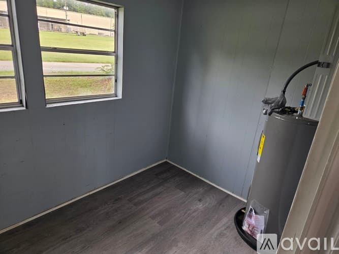Dublin House: 811 Soperton Ave