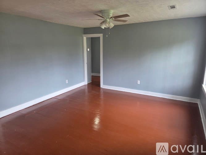 Dublin House: 811 Soperton Ave