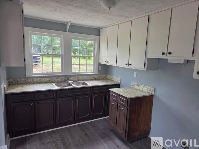 Dublin House: 811 Soperton Ave