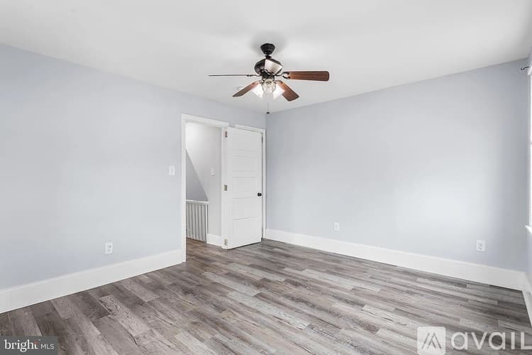 Beverly Townhome: 208 Cooper St
