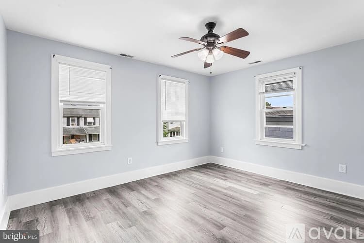 Beverly Townhome: 208 Cooper St