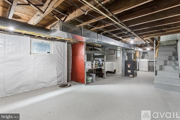 Beverly Townhome: 208 Cooper St