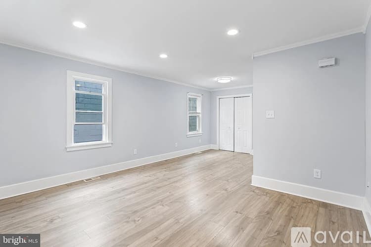 Beverly Townhome: 208 Cooper St