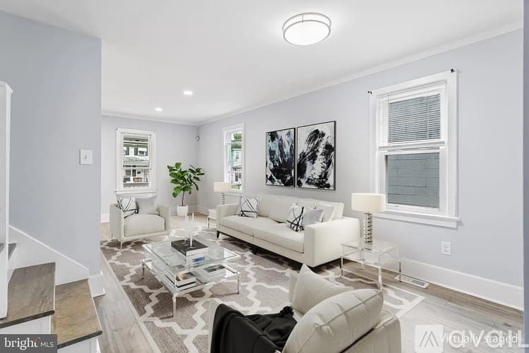Beverly Townhome: 208 Cooper St