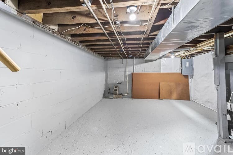 Beverly Townhome: 208 Cooper St