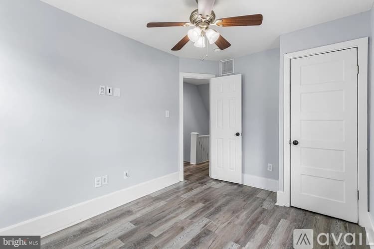 Beverly Townhome: 208 Cooper St