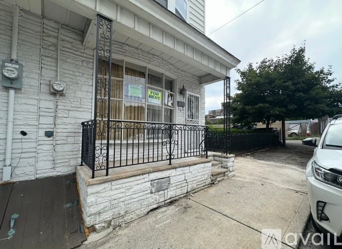 Shenandoah House: 328 East Lloyd Street