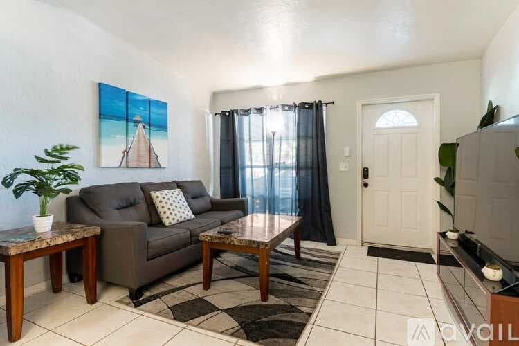 West Palm Beach Apartment: 5722 Purdy Lane