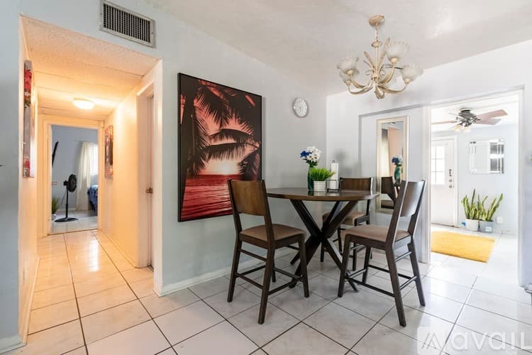 West Palm Beach Apartment: 5722 Purdy Lane