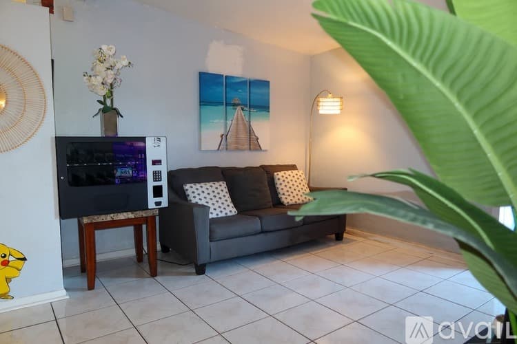West Palm Beach Apartment: 5722 Purdy Lane
