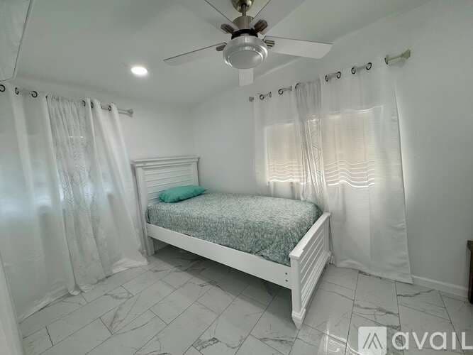 West Palm Beach Apartment: 5722 Purdy Lane