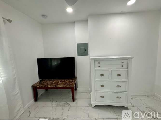West Palm Beach Apartment: 5722 Purdy Lane
