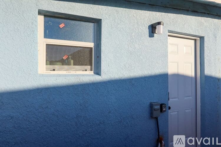 West Palm Beach Apartment: 5722 Purdy Lane