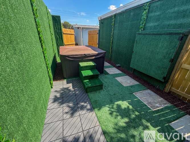 West Palm Beach Apartment: 5722 Purdy Lane