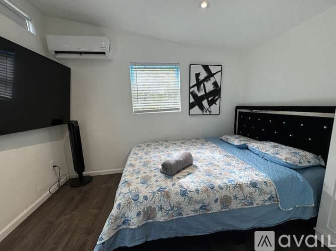 West Palm Beach Apartment: 5722 Purdy Lane