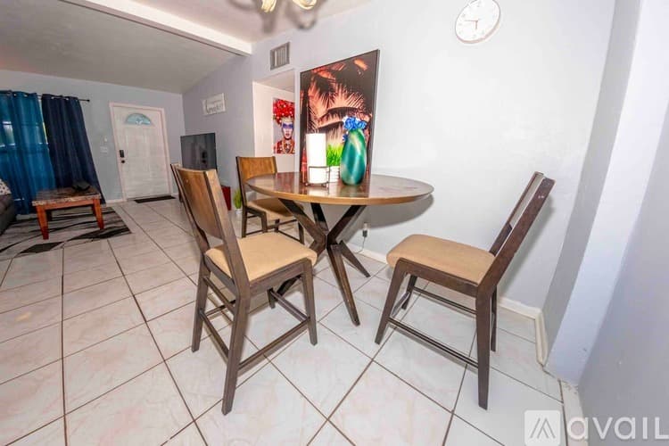 West Palm Beach Apartment: 5722 Purdy Lane