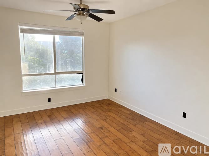 Santa Clarita Condo: 24505 Town Center Drive