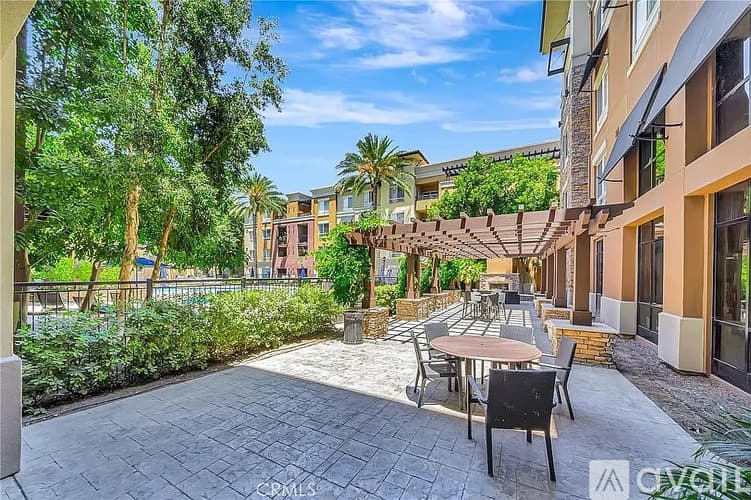Santa Clarita Condo: 24505 Town Center Drive