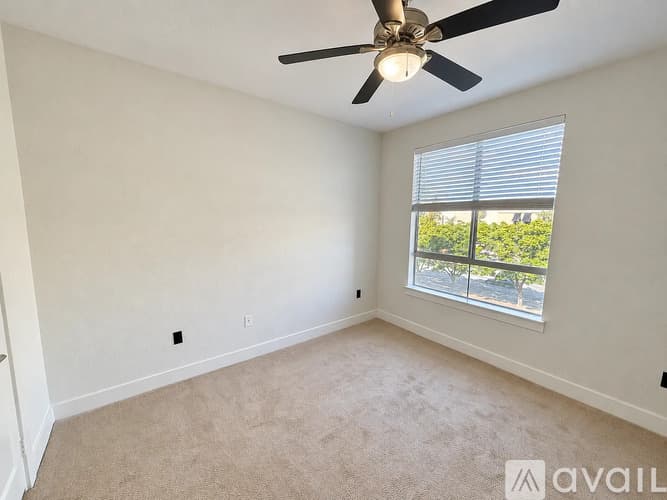 Santa Clarita Condo: 24505 Town Center Drive