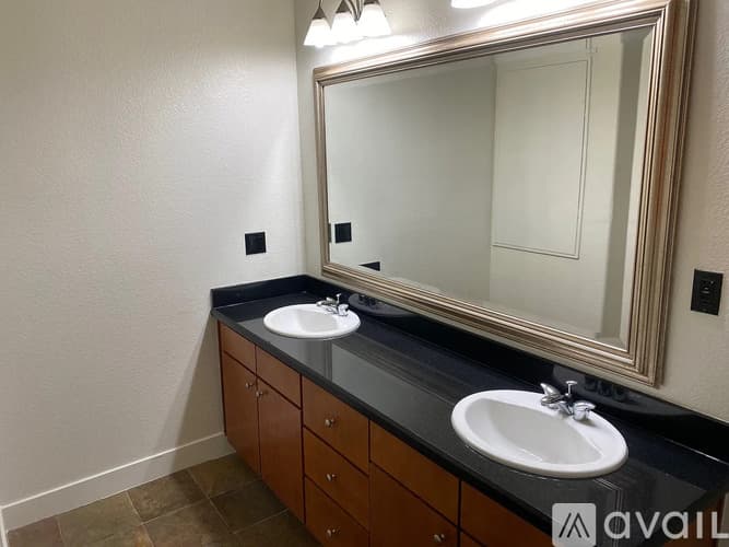 Santa Clarita Condo: 24505 Town Center Drive