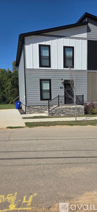 Cleveland House: 592 Westover Drive Southwest