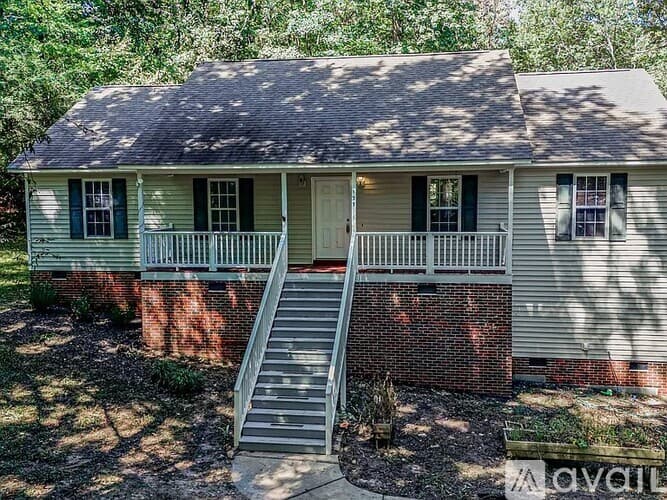 Clayton House: 129 Nelson Court