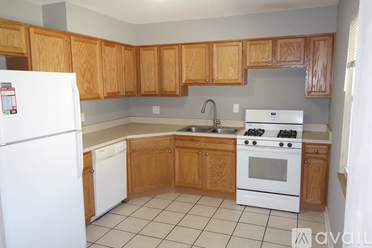 Columbus House: 5289 Eisenhower Rd