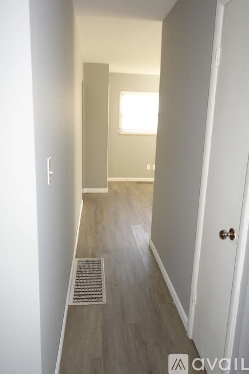 Columbus House: 5289 Eisenhower Rd