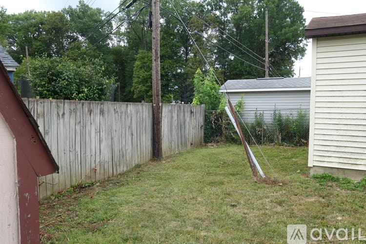 Columbus House: 5289 Eisenhower Rd