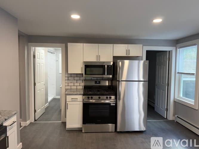 Norwich Apartment: 21 Shetucket Ave