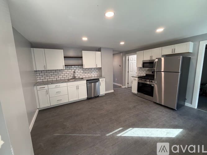 Norwich Apartment: 21 Shetucket Ave