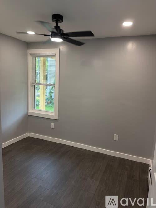 Norwich Apartment: 21 Shetucket Ave