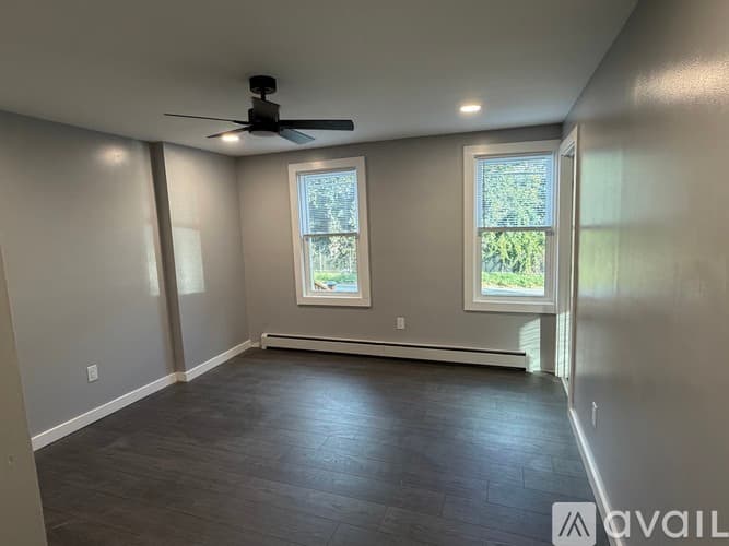Norwich Apartment: 21 Shetucket Ave