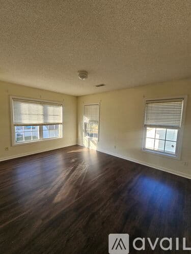 Bluffton Townhome: 77 Regent Avenue
