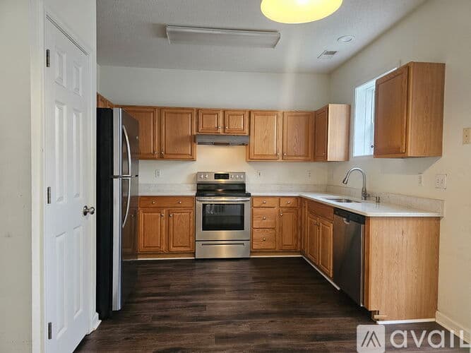 Bluffton Townhome: 77 Regent Avenue