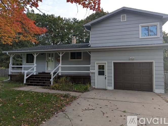 Rothschild House: 519 Pflieger St