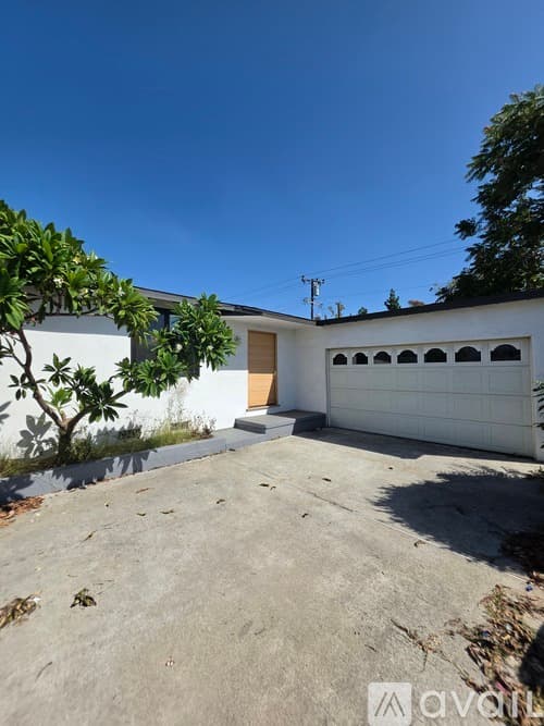 Monterey Park House: 412 East Fernfield Drive