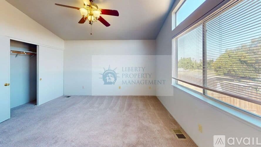 Delhi House: 16810 Bradford Dr