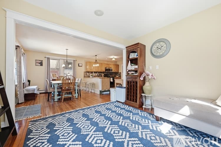 Stroudsburg House: 528 Wallace Street