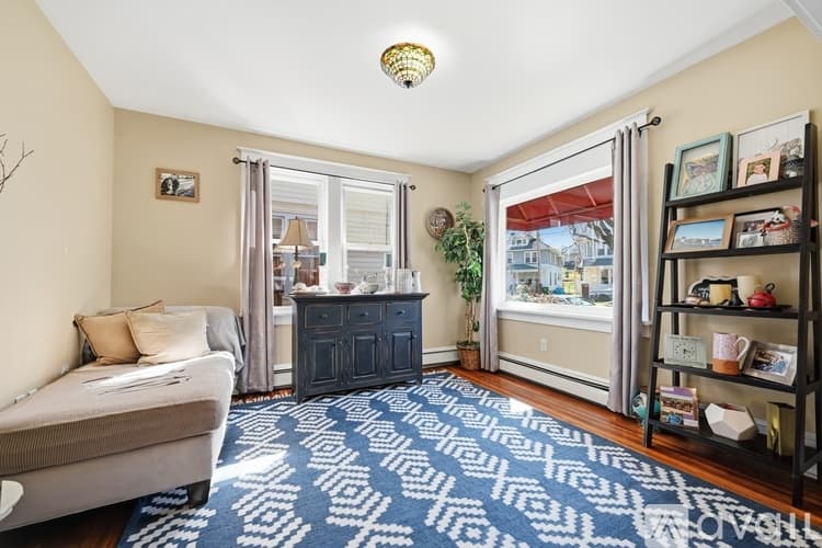 Stroudsburg House: 528 Wallace Street