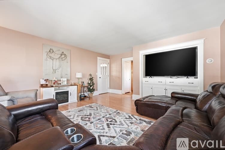 Stroudsburg House: 528 Wallace Street