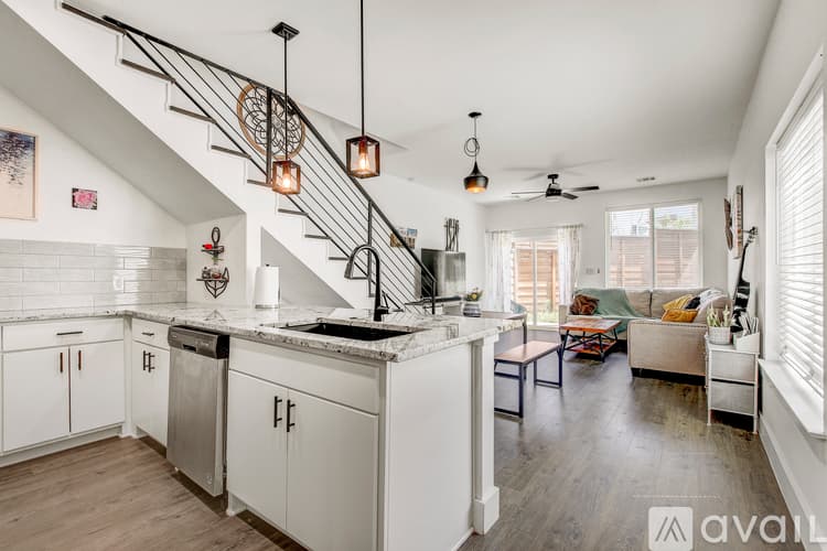 Lago Vista Townhome: 5707 Thunderbird Street