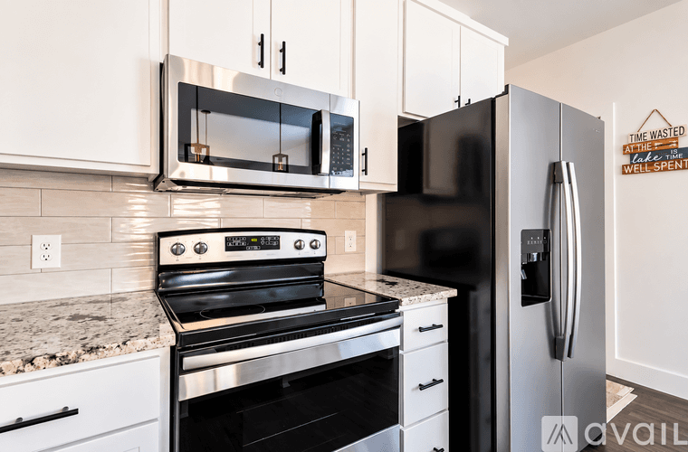 Lago Vista Townhome: 5707 Thunderbird Street