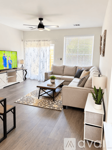 Lago Vista Townhome: 5707 Thunderbird Street
