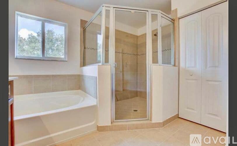Greenacres House: 6855 Langdon Way