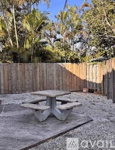 Oakland Park Apartment: 4440 Northeast 1st Terrace
