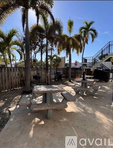 Oakland Park Apartment: 4440 Northeast 1st Terrace