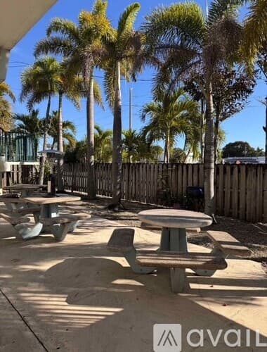 Oakland Park Apartment: 4440 Northeast 1st Terrace