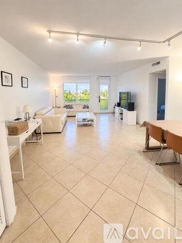 Bal Harbour Condo: 10185 Collins Ave